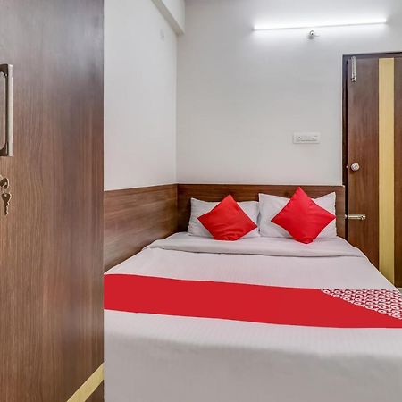 Oyo 81895 Nr Homes Bangalore Luaran gambar