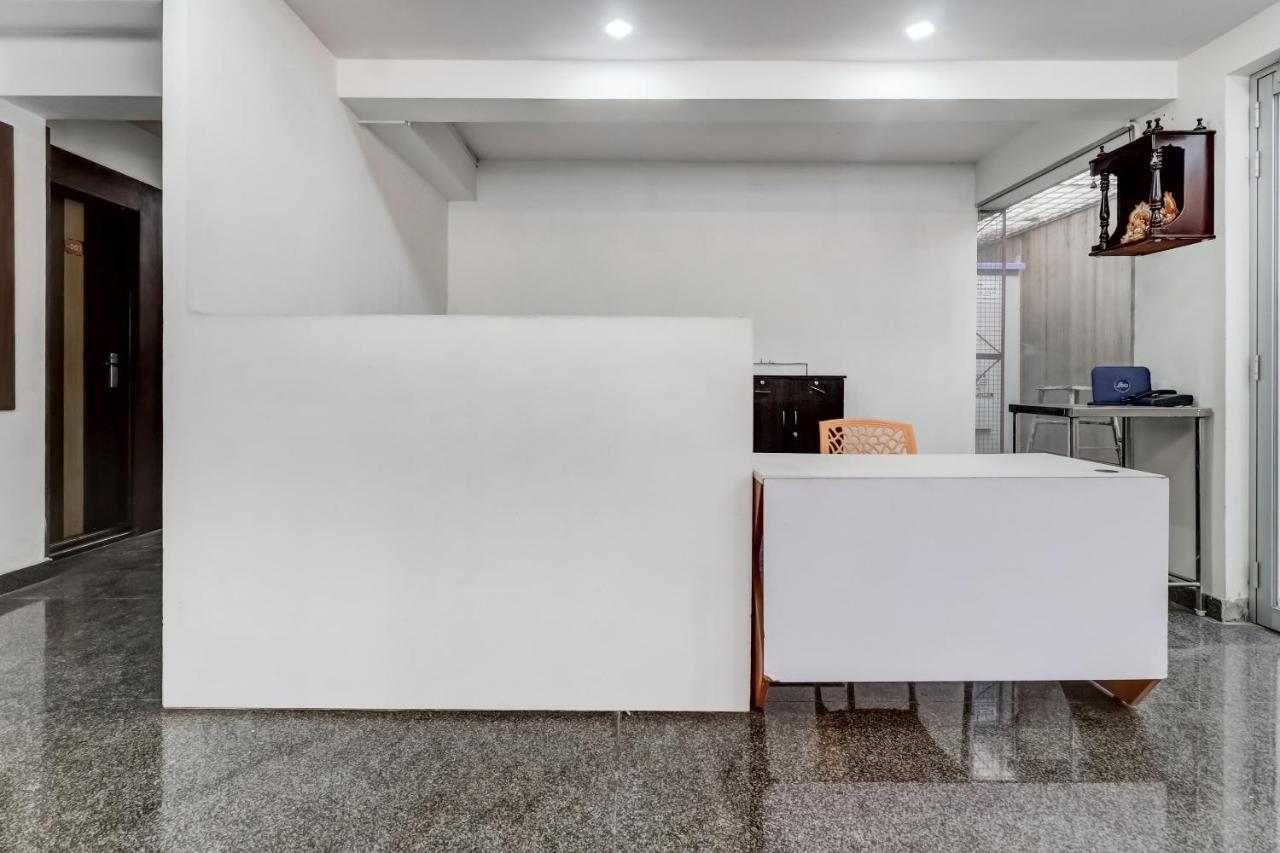 Oyo 81895 Nr Homes Bangalore Luaran gambar