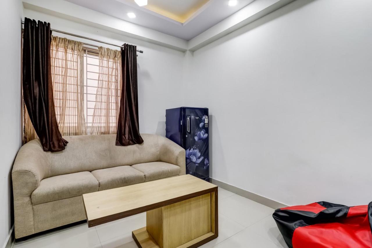 Oyo 81895 Nr Homes Bangalore Luaran gambar
