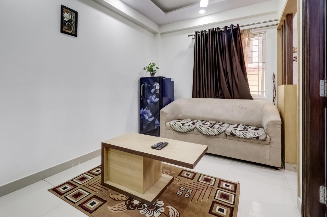 Oyo 81895 Nr Homes Bangalore Luaran gambar