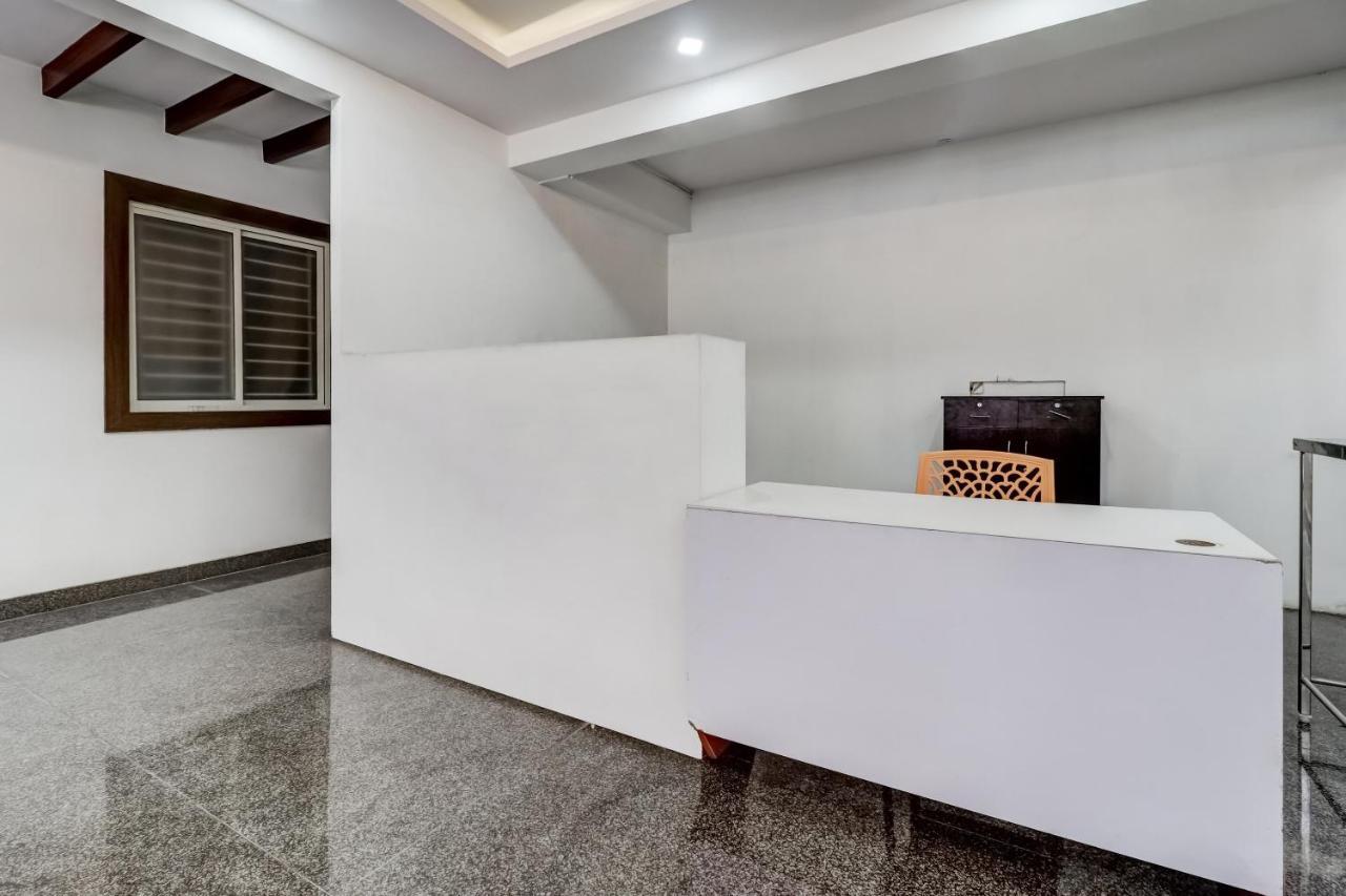 Oyo 81895 Nr Homes Bangalore Luaran gambar